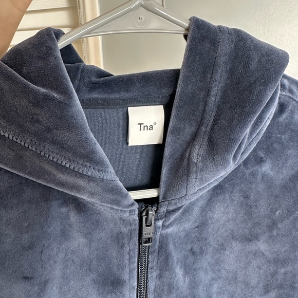 Aritzia TNA Velour Montcalm joggers and velour hoodie - Picture 6 of 11